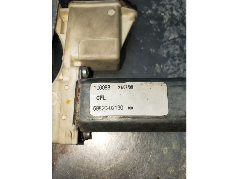 Recambio de elevalunas delantero izquierdo para toyota corolla (_e12_) 1.4 d (nde120_) referencia OEM IAM 6982002130 3P 