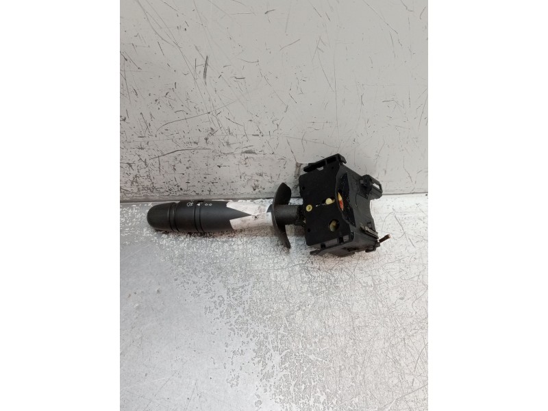 Recambio de mando luces para opel vivaro 1.9 cdti cat (f9q-760 / l08) referencia OEM IAM 91167047C 8200070265 34481001AG