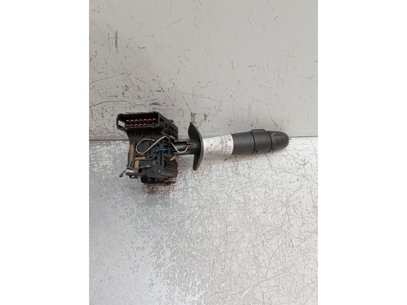 Recambio de mando luces para opel vivaro 1.9 cdti cat (f9q-760 / l08) referencia OEM IAM 91167047C 8200070265 34481001AG