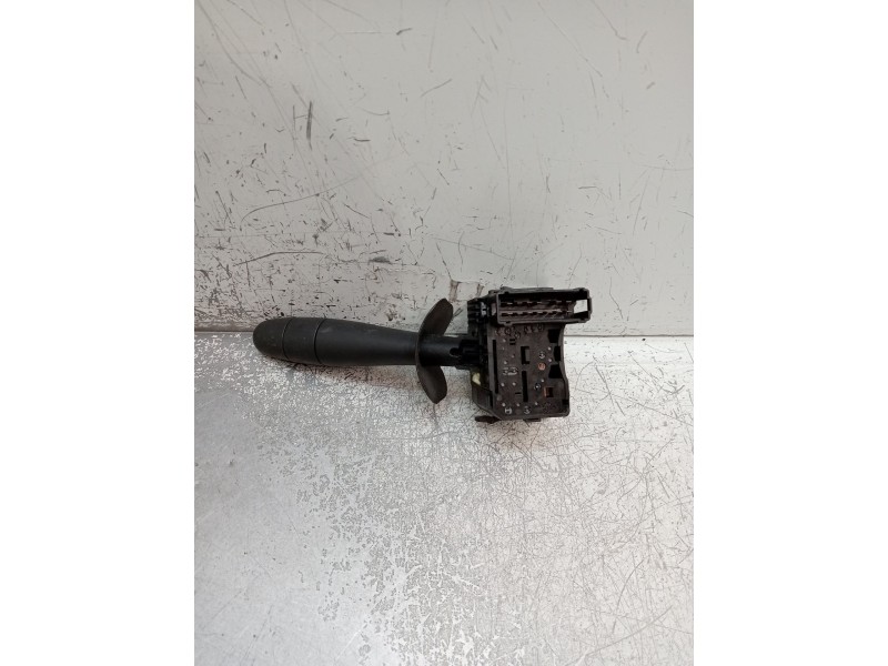 Recambio de mando limpia para opel vivaro 1.9 cdti cat (f9q-760 / l08) referencia OEM IAM 91166324C 7700312984 34472501AK