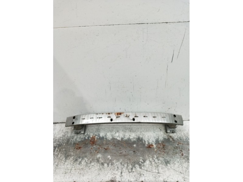 Recambio de refuerzo paragolpes delantero para toyota corolla (_e12_) 1.4 d (nde120_) referencia OEM IAM   