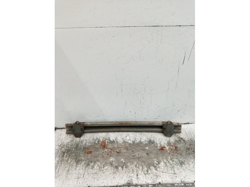 Recambio de refuerzo paragolpes trasero para toyota corolla (_e12_) 1.4 d (nde120_) referencia OEM IAM   