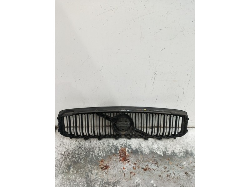 Recambio de rejilla delantera para volvo xc40 (536) d4 awd referencia OEM IAM   