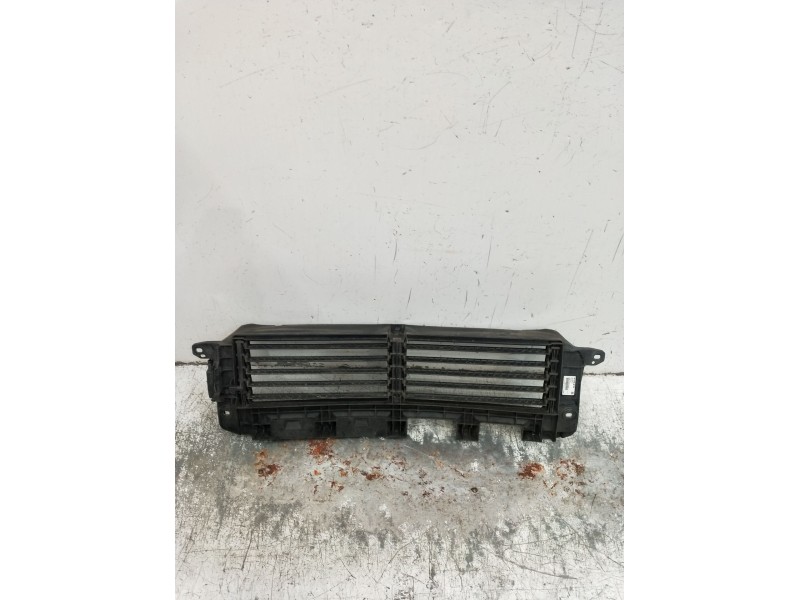 Recambio de rejilla delantera para volvo xc40 (536) d4 awd referencia OEM IAM  INFERIOR 