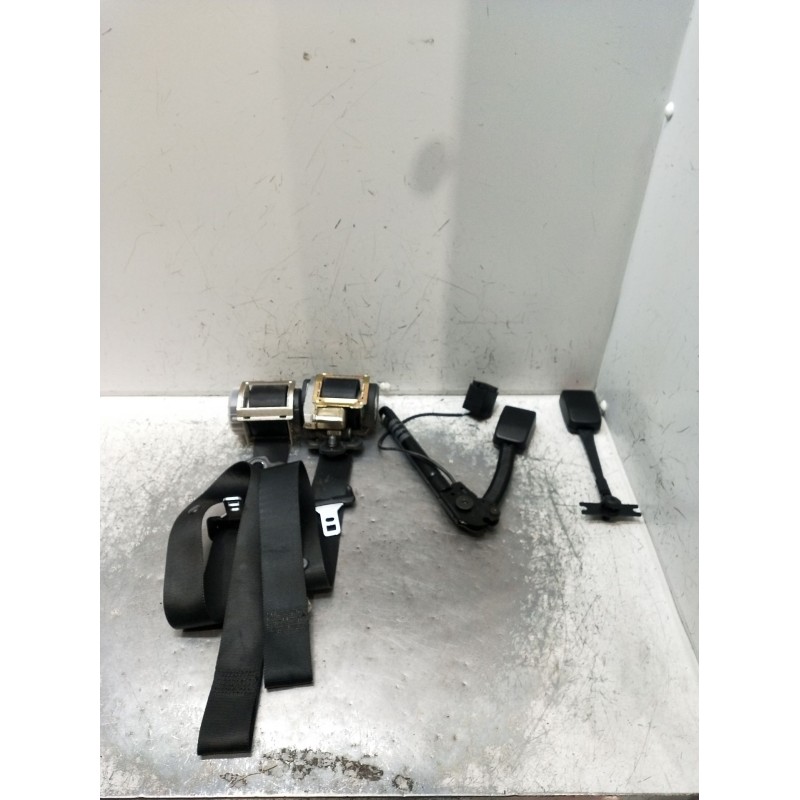 Recambio de juego cinturones delantero para ford fiesta v (jh_, jd_) 1.4 16v referencia OEM IAM  3P 2002