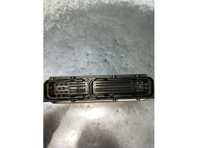 Recambio de centralita motor uce para toyota corolla (_e12_) 1.4 d (nde120_) referencia OEM IAM 0281011733 8966102A90 1039S11041