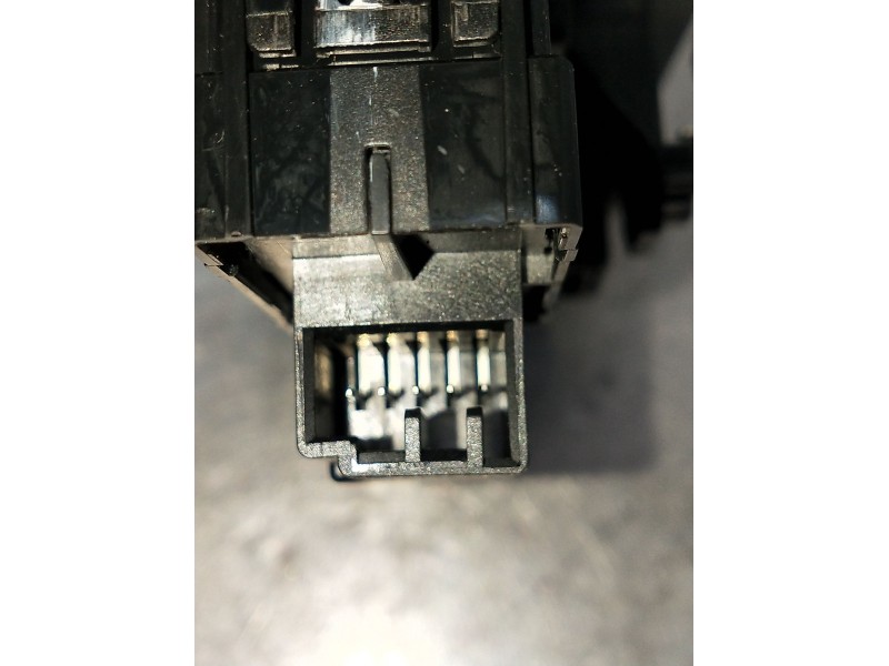 Recambio de mando elevalunas delantero derecho para volvo xc40 (536) d4 awd referencia OEM IAM  5P 