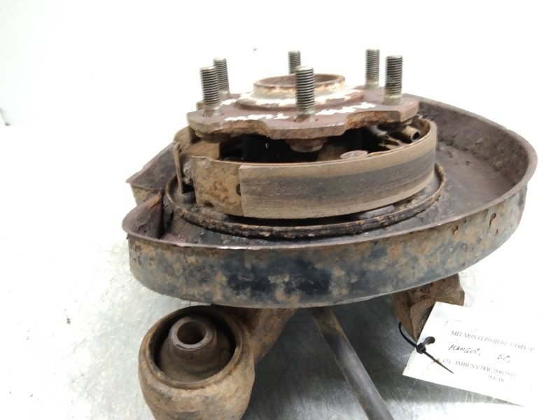 Recambio de mangueta delantera derecha para mitsubishi montero (v60/v70) 3.2 di-d cat referencia OEM IAM   