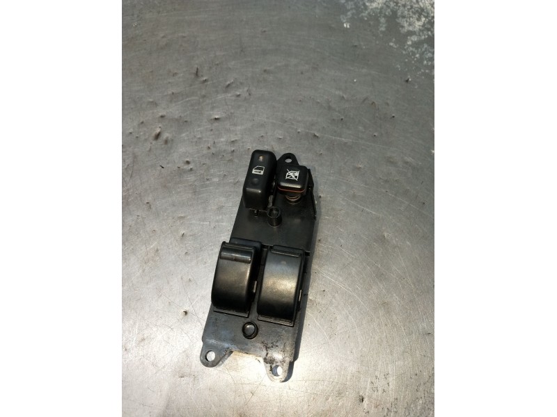 Recambio de mando elevalunas delantero izquierdo para toyota corolla (_e12_) 1.4 d (nde120_) referencia OEM IAM  3P 