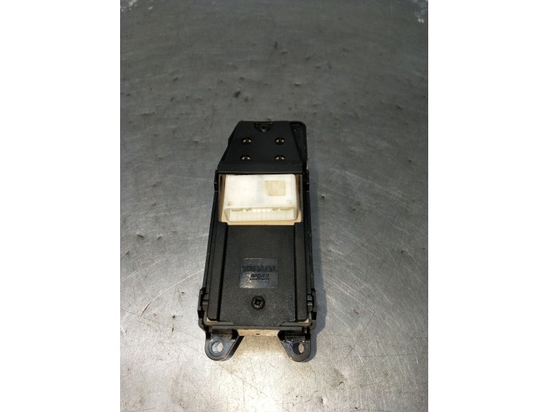 Recambio de mando elevalunas delantero izquierdo para toyota corolla (_e12_) 1.4 d (nde120_) referencia OEM IAM  3P 