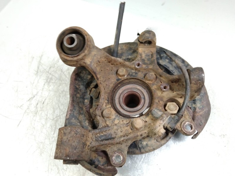 Recambio de mangueta delantera derecha para mitsubishi montero (v60/v70) 3.2 di-d cat referencia OEM IAM   