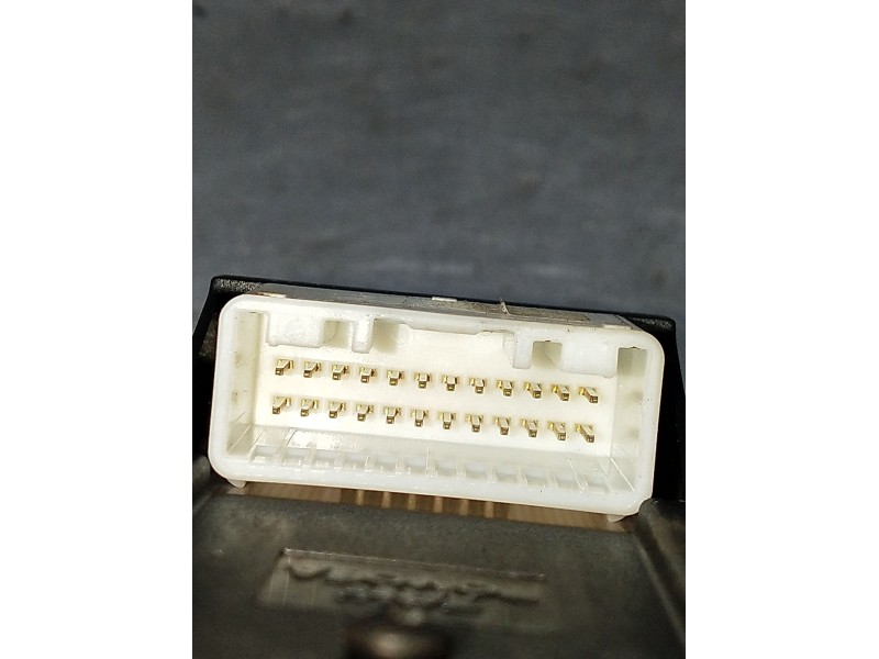 Recambio de mando elevalunas delantero izquierdo para toyota corolla (_e12_) 1.4 d (nde120_) referencia OEM IAM  3P 