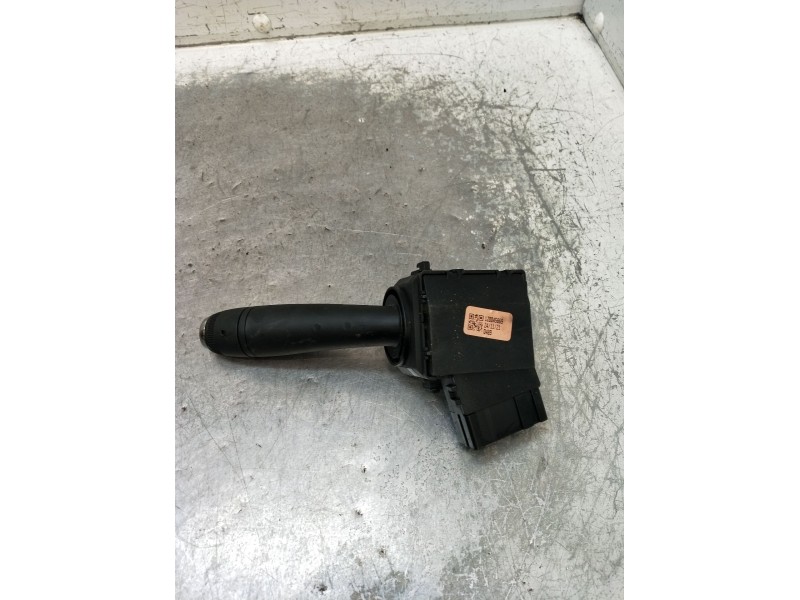 Recambio de mando limpia para dacia spring ev (b6m1) referencia OEM IAM 120045869  