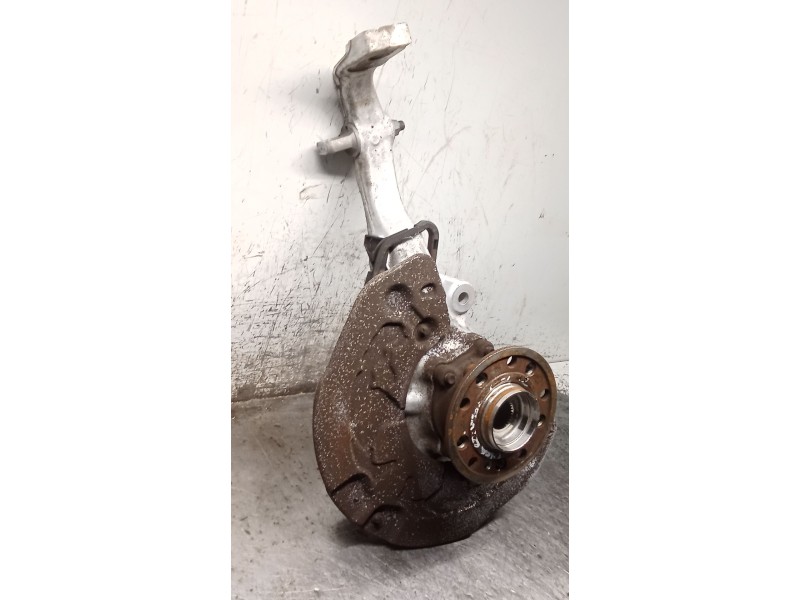 Recambio de mangueta delantera izquierda para mercedes-benz clase c (w205) c 400 4-matic (205.066) referencia OEM IAM   14