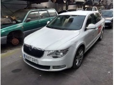skoda superb combi (3t5) del año 2009
