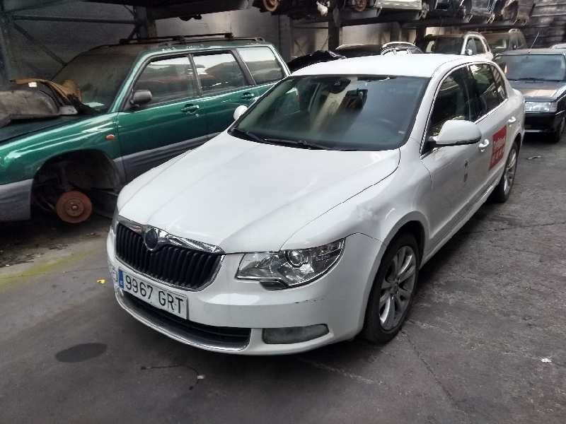 skoda superb combi (3t5) del año 2009