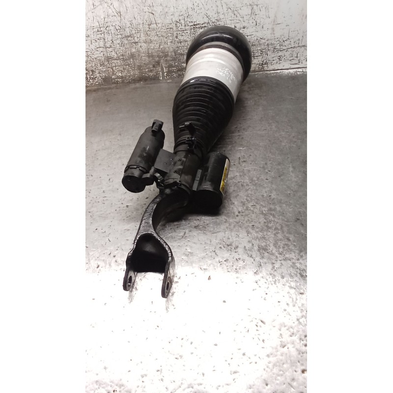 Recambio de amortiguador delantero izquierdo para mercedes-benz clase c (w205) c 400 4-matic (205.066) referencia OEM IAM A20532