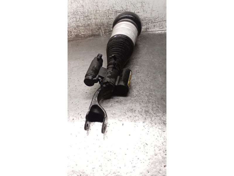 Recambio de amortiguador delantero izquierdo para mercedes-benz clase c (w205) c 400 4-matic (205.066) referencia OEM IAM A20532