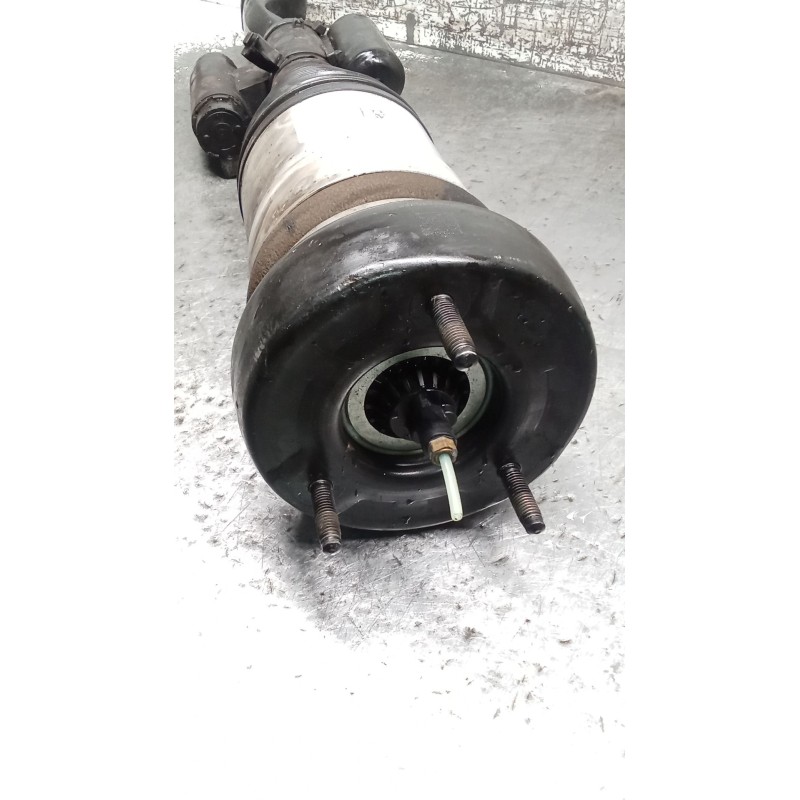 Recambio de amortiguador delantero izquierdo para mercedes-benz clase c (w205) c 400 4-matic (205.066) referencia OEM IAM A20532