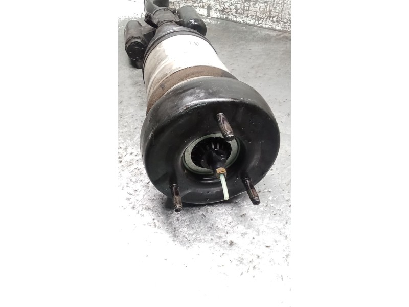 Recambio de amortiguador delantero izquierdo para mercedes-benz clase c (w205) c 400 4-matic (205.066) referencia OEM IAM A20532