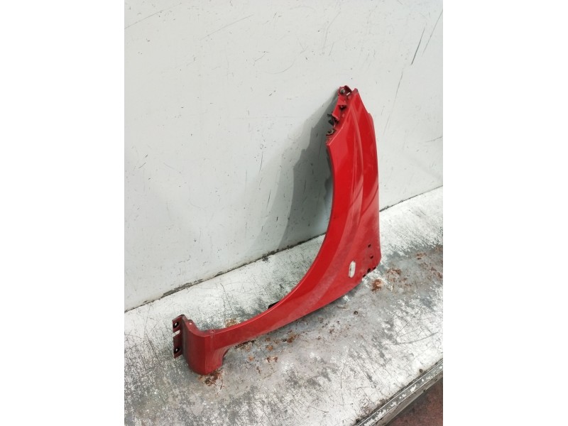 Recambio de aleta delantera izquierda para renault twingo authentique referencia OEM IAM   