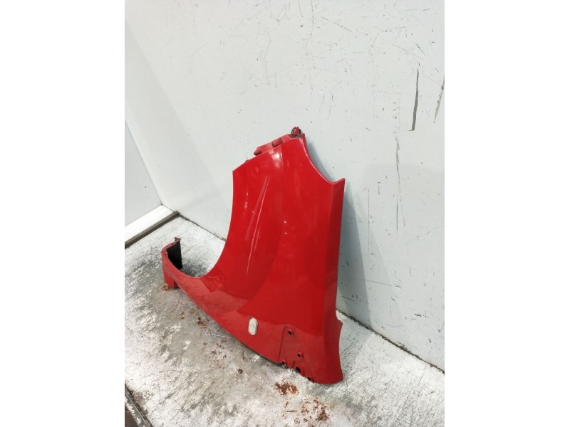 Recambio de aleta delantera izquierda para renault twingo authentique referencia OEM IAM   