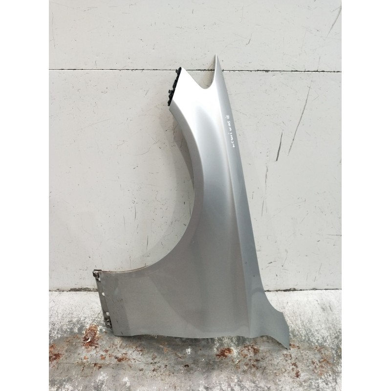 Recambio de aleta delantera izquierda para mercedes-benz clase c (w205) c 400 4-matic (205.066) referencia OEM IAM   