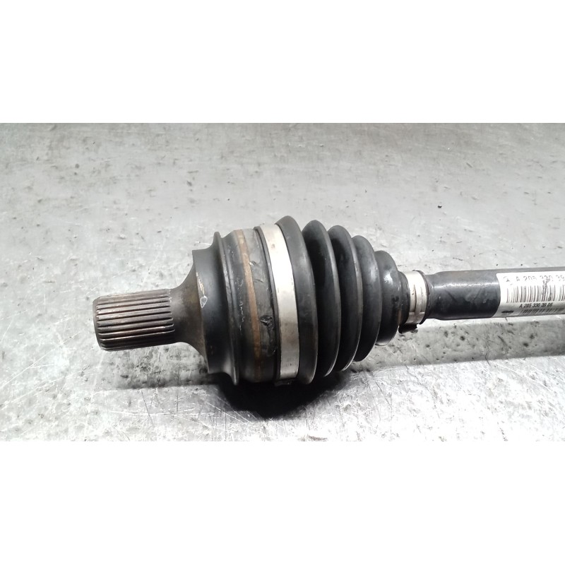 Recambio de transmision delantera izquierda para mercedes-benz clase c (w205) c 400 4-matic (205.066) referencia OEM IAM A205330