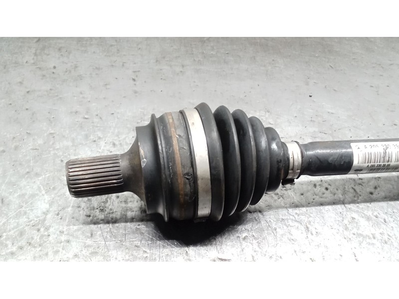 Recambio de transmision delantera izquierda para mercedes-benz clase c (w205) c 400 4-matic (205.066) referencia OEM IAM A205330