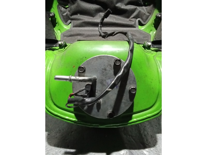Recambio de deposito combustible para kawasaki ninja zx-6 r/rr ninja zx-6r  (2007--) referencia OEM IAM   VER FOTOS