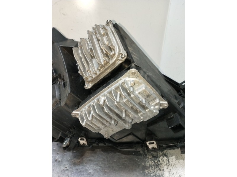 Recambio de faro izquierdo para mercedes-benz clase c (w205) c 400 4-matic (205.066) referencia OEM IAM A2059067902 130702418602