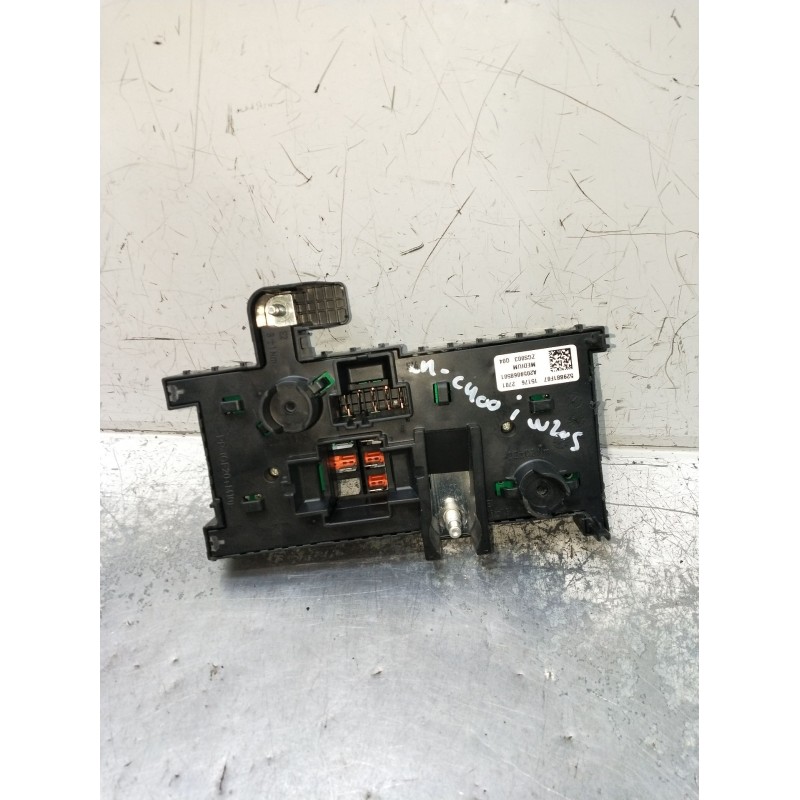 Recambio de caja reles / fusibles para mercedes-benz clase c (w205) c 400 4-matic (205.066) referencia OEM IAM A2059068501 52988
