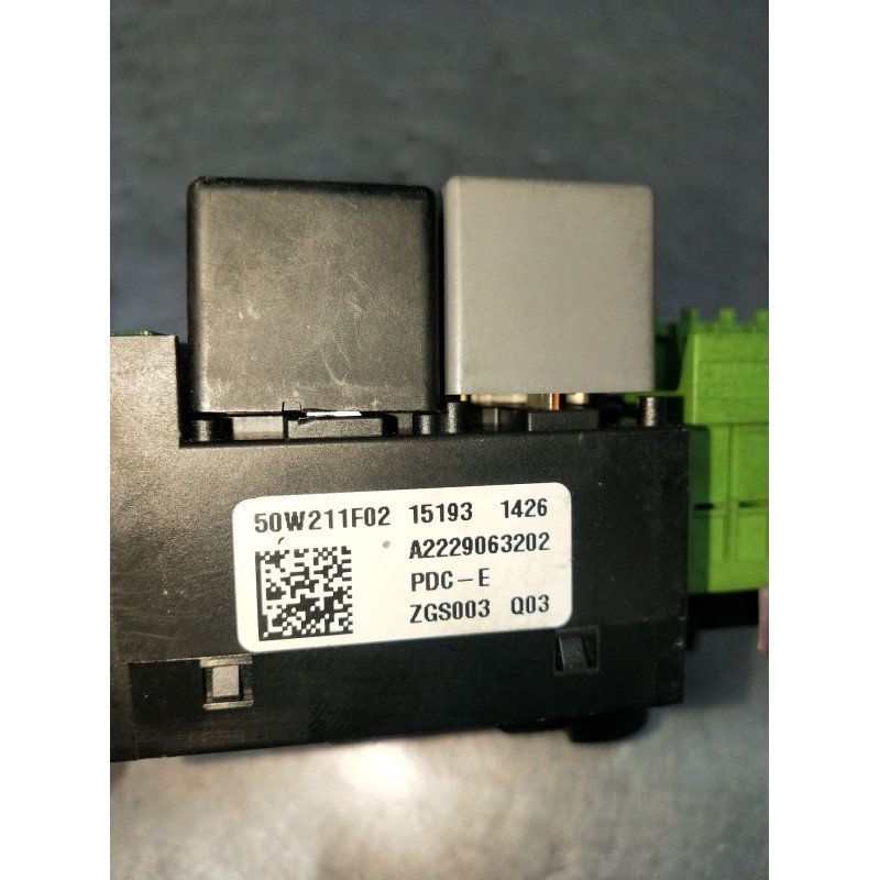 Recambio de caja reles / fusibles para mercedes-benz clase c (w205) c 400 4-matic (205.066) referencia OEM IAM A2229063202 ZGS00