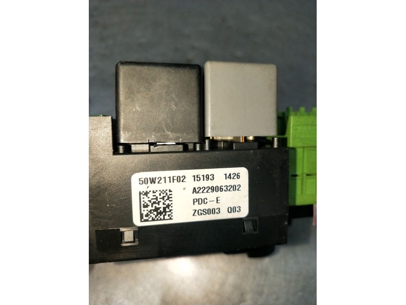 Recambio de caja reles / fusibles para mercedes-benz clase c (w205) c 400 4-matic (205.066) referencia OEM IAM A2229063202 ZGS00