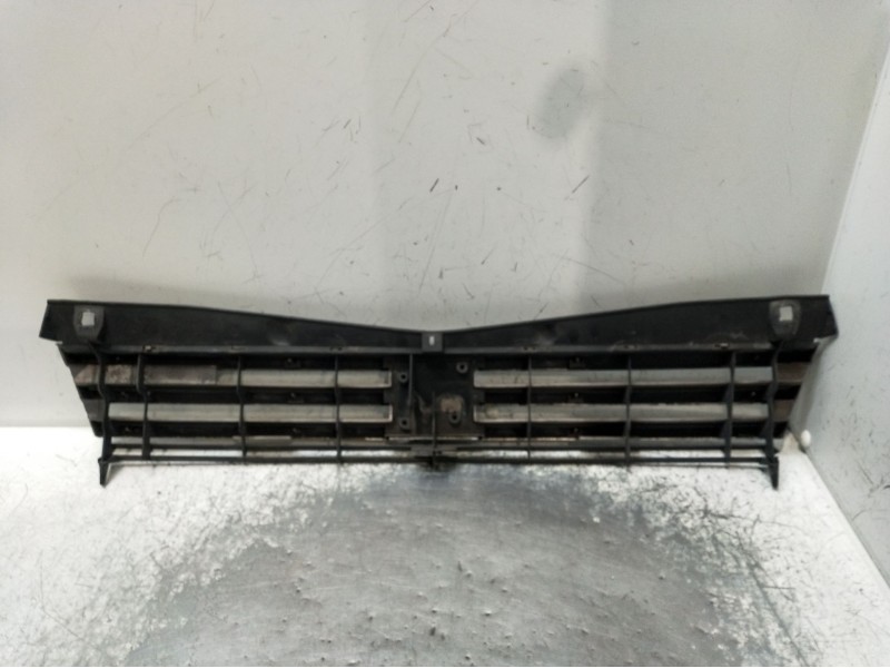 Recambio de rejilla delantera para peugeot 205 ii (20a/c) 1.7 diesel referencia OEM IAM   