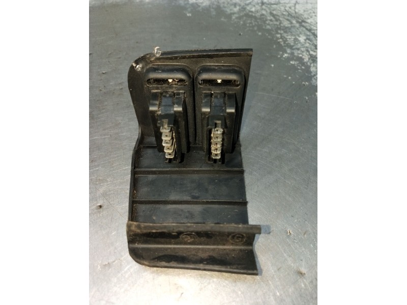 Recambio de mando elevalunas delantero izquierdo para peugeot 205 ii (20a/c) 1.7 diesel referencia OEM IAM   