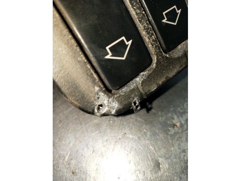 Recambio de mando elevalunas delantero izquierdo para peugeot 205 ii (20a/c) 1.7 diesel referencia OEM IAM   