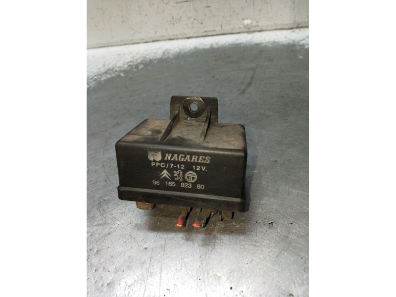 Recambio de caja precalentamiento para peugeot 205 ii (20a/c) 1.7 diesel referencia OEM IAM 9616582380  