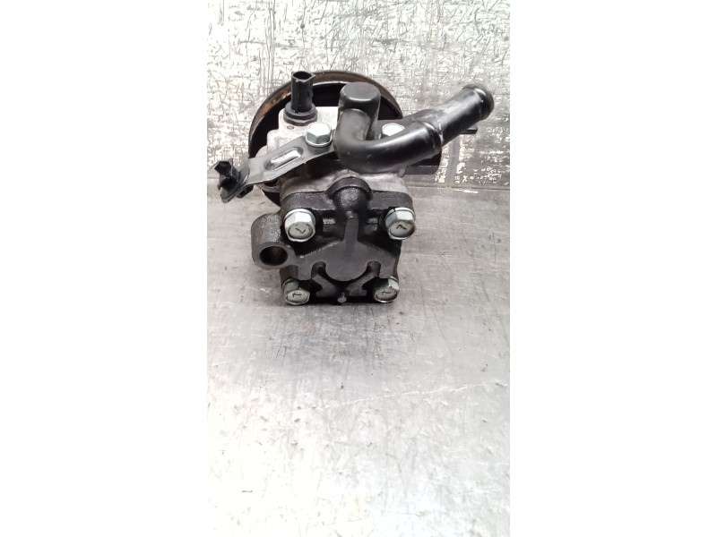 Recambio de bomba direccion para kia rio 1.4 ex1 referencia OEM IAM YST5  05