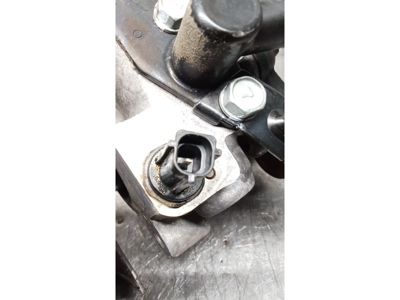 Recambio de bomba direccion para kia rio 1.4 ex1 referencia OEM IAM YST5  05