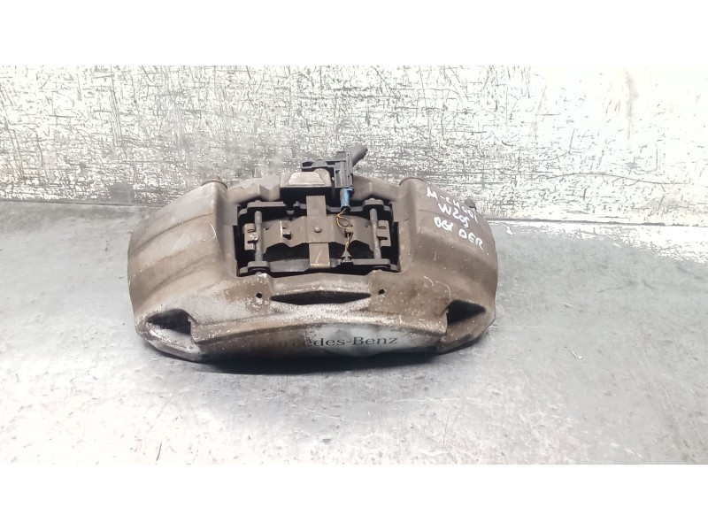 Recambio de pinza freno delantera derecha para mercedes-benz clase c (w205) c 400 4-matic (205.066) referencia OEM IAM   14