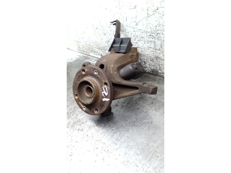 Recambio de mangueta delantera izquierda para peugeot 206+ referencia OEM IAM   09