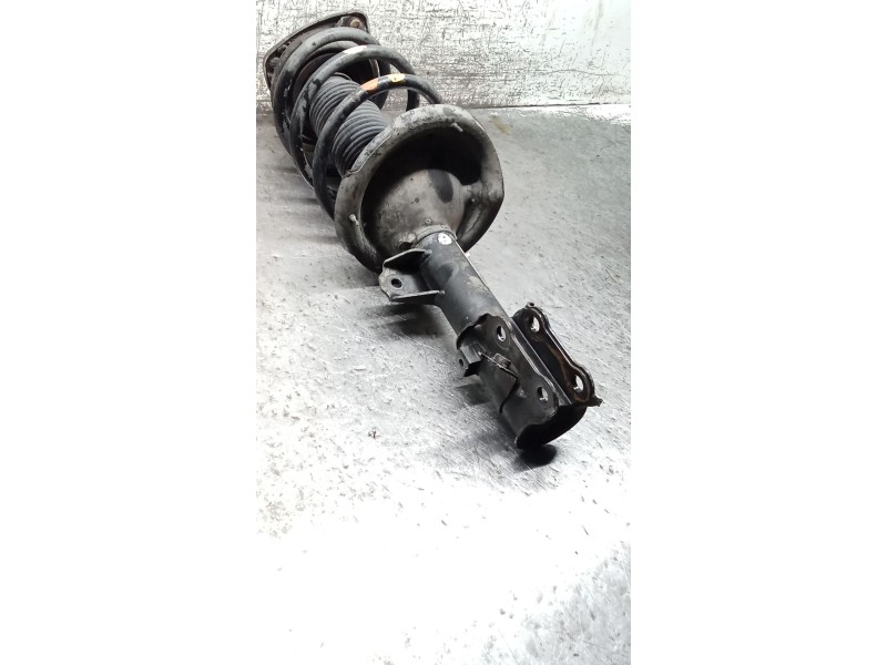 Recambio de amortiguador delantero derecho para kia rio 1.4 ex1 referencia OEM IAM   05