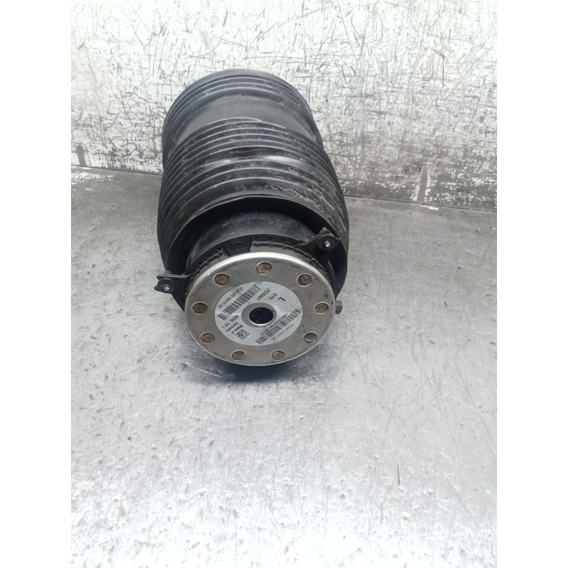 Recambio de amortiguador trasero izquierdo para mercedes-benz clase c (w205) c 400 4-matic (205.066) referencia OEM IAM A2053200