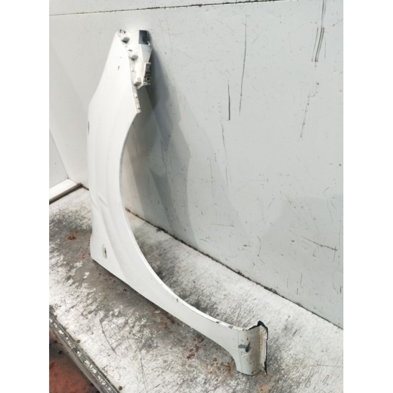 Recambio de aleta delantera derecha para renault kangoo / grand kangoo ii (kw0/1_) 1.5 dci 75 (kw07, kw10, kw04) referencia OEM 