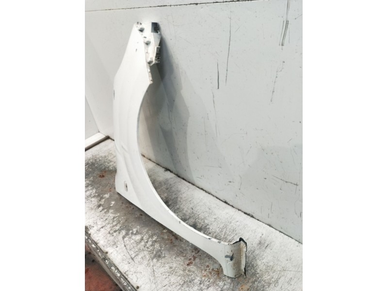 Recambio de aleta delantera derecha para renault kangoo / grand kangoo ii (kw0/1_) 1.5 dci 75 (kw07, kw10, kw04) referencia OEM 