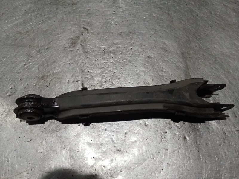 Recambio de brazo suspension inferior trasero izquierdo para mercedes-benz clase c (w205) c 400 4-matic (205.066) referencia OEM