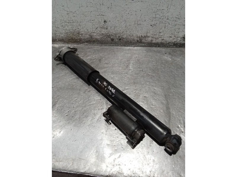 Recambio de amortiguador trasero derecho para mercedes-benz clase c (w205) c 400 4-matic (205.066) referencia OEM IAM A205320443