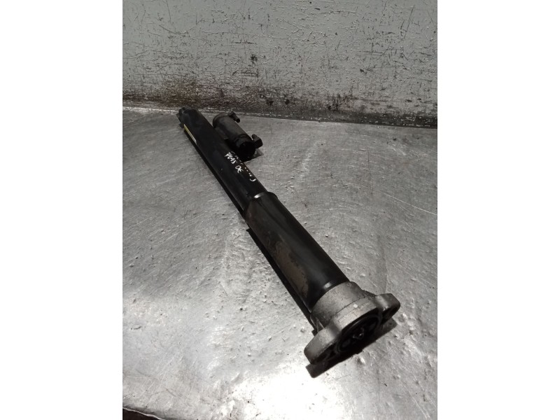Recambio de amortiguador trasero derecho para mercedes-benz clase c (w205) c 400 4-matic (205.066) referencia OEM IAM A205320443