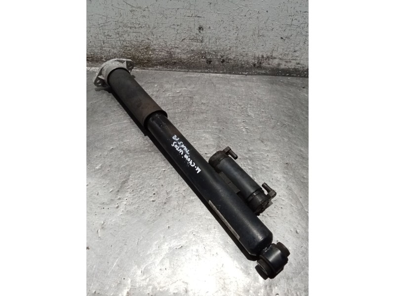 Recambio de amortiguador trasero izquierdo para mercedes-benz clase c (w205) c 400 4-matic (205.066) referencia OEM IAM A2053204